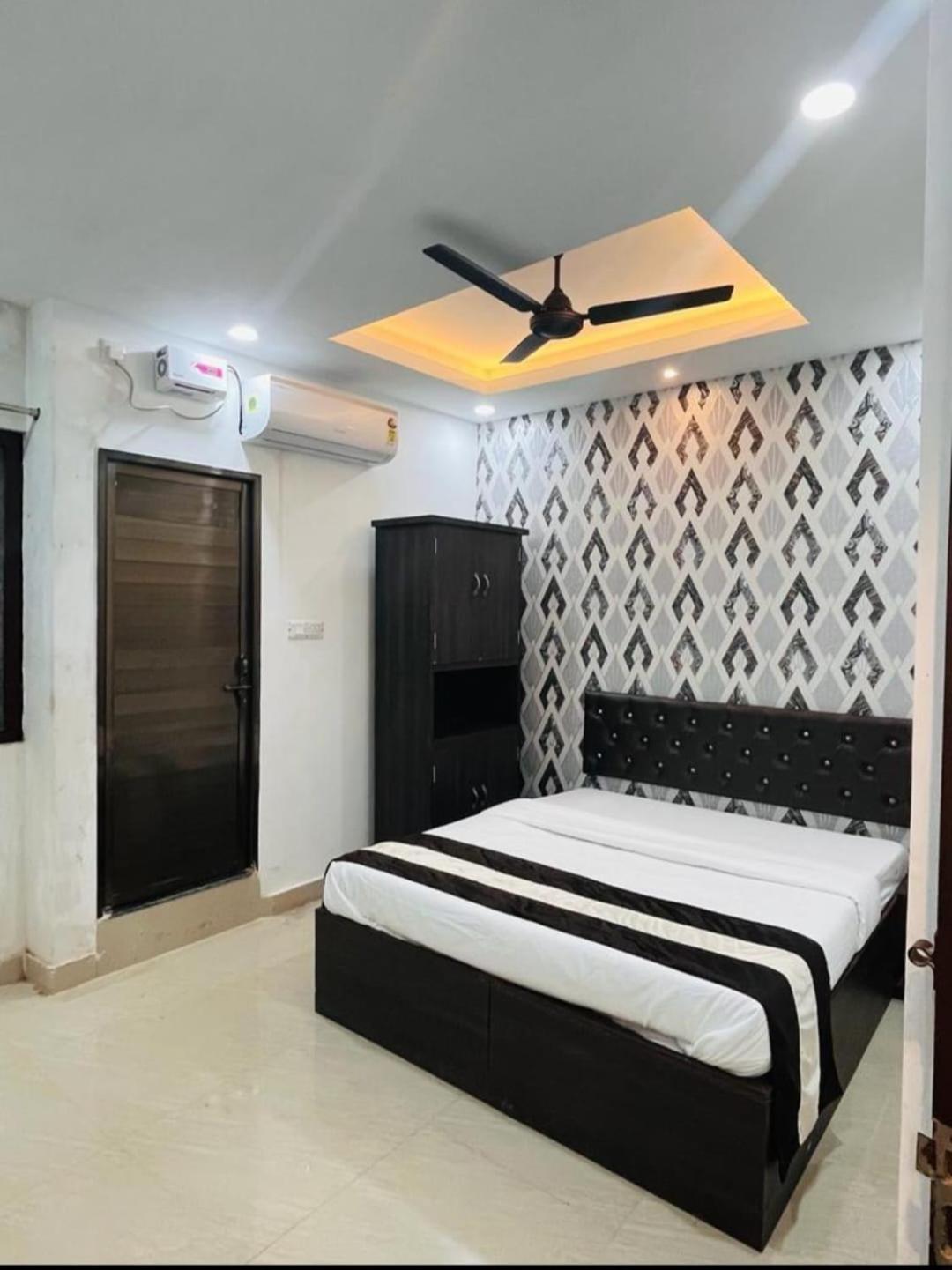 Hotel Shiv Mangalam Near Kashi Vishwanath Tample バラナシ エクステリア 写真