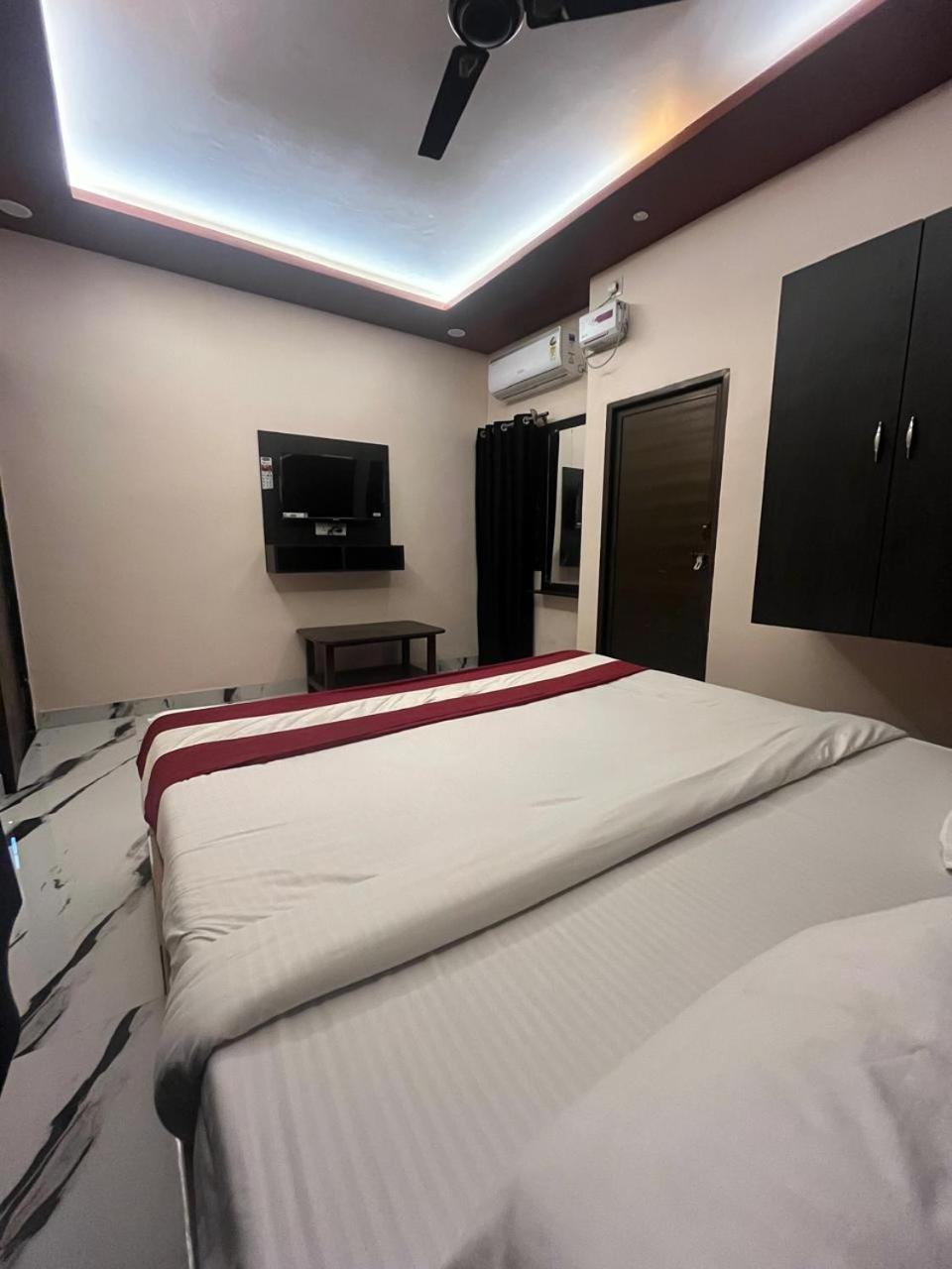 Hotel Shiv Mangalam Near Kashi Vishwanath Tample バラナシ エクステリア 写真