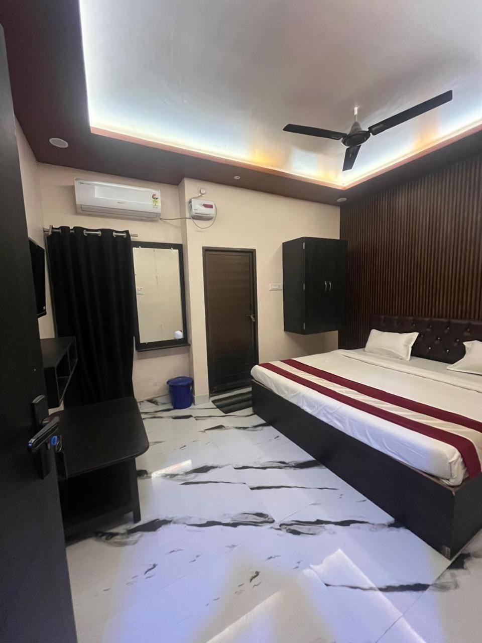 Hotel Shiv Mangalam Near Kashi Vishwanath Tample バラナシ エクステリア 写真